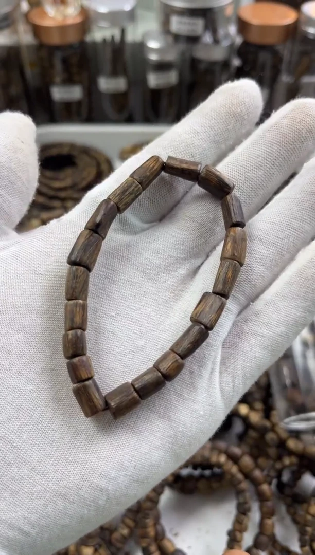 【闪购商品】沉香手串文莱随形手串  多样性选其一