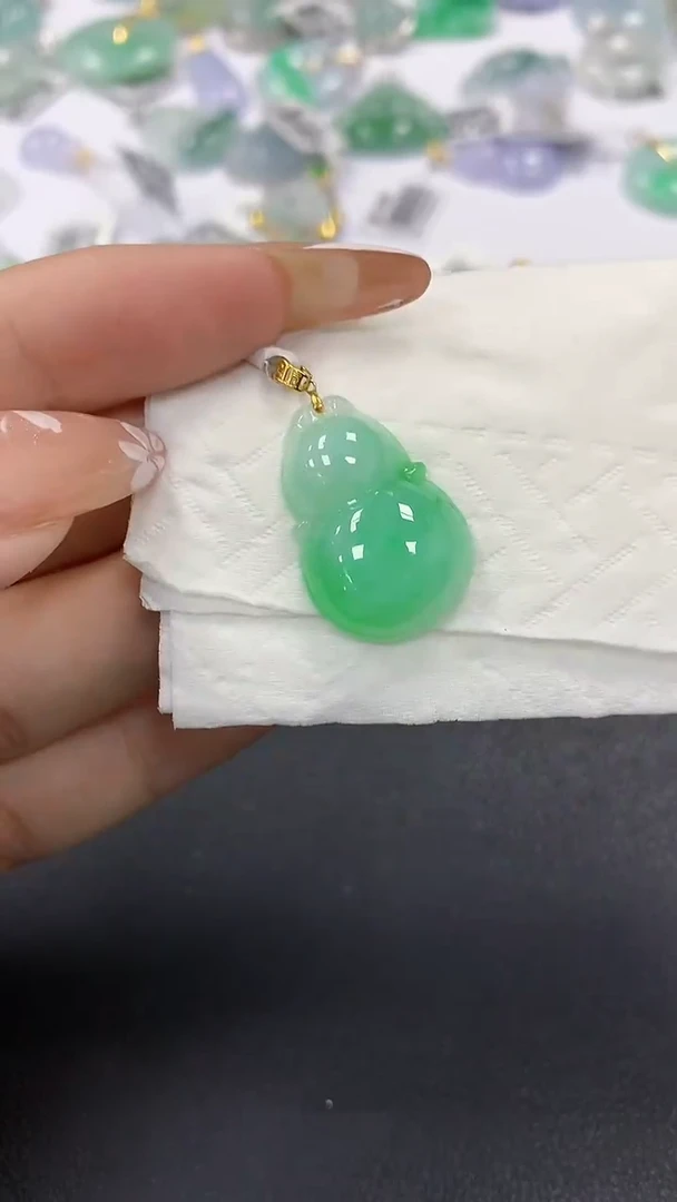 颈饰18K金镶嵌翡翠a货假一赔三支持复检百元上9元证书费自理