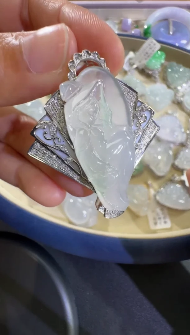 吊坠(不含链)18K金镶嵌翡翠【源头工厂】钻石镶嵌