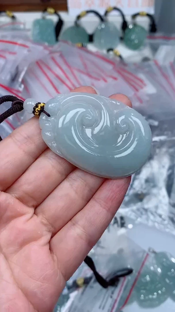 颈饰未镶嵌翡翠吊坠