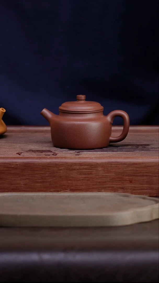 茶壶紫砂底曹清 德中