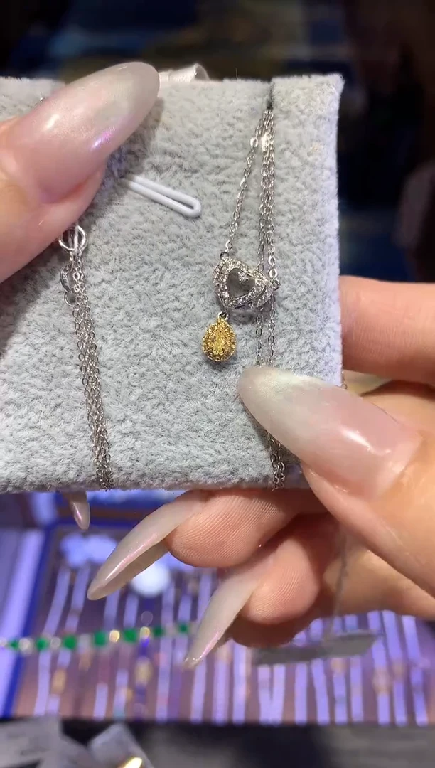 【闪购商品】钻石项链18K金镶嵌CY项链