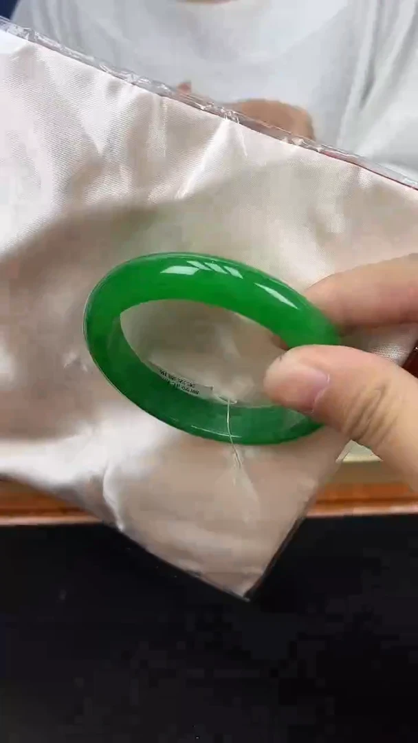 砖雕s8 正阳绿手镯 圈口60-66