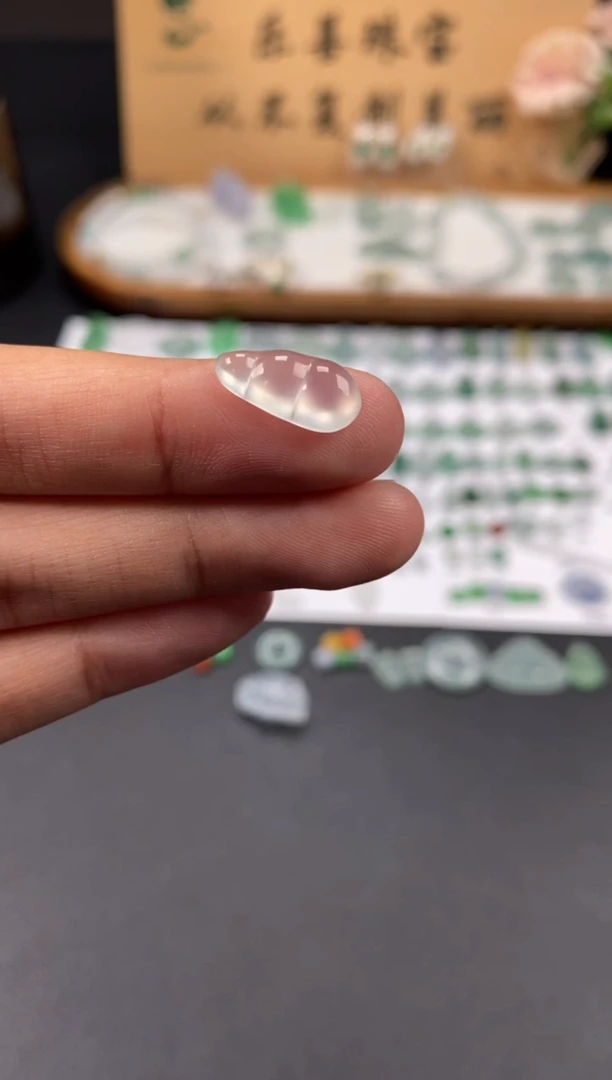 翡翠未镶嵌颈饰翡翠冰种福豆