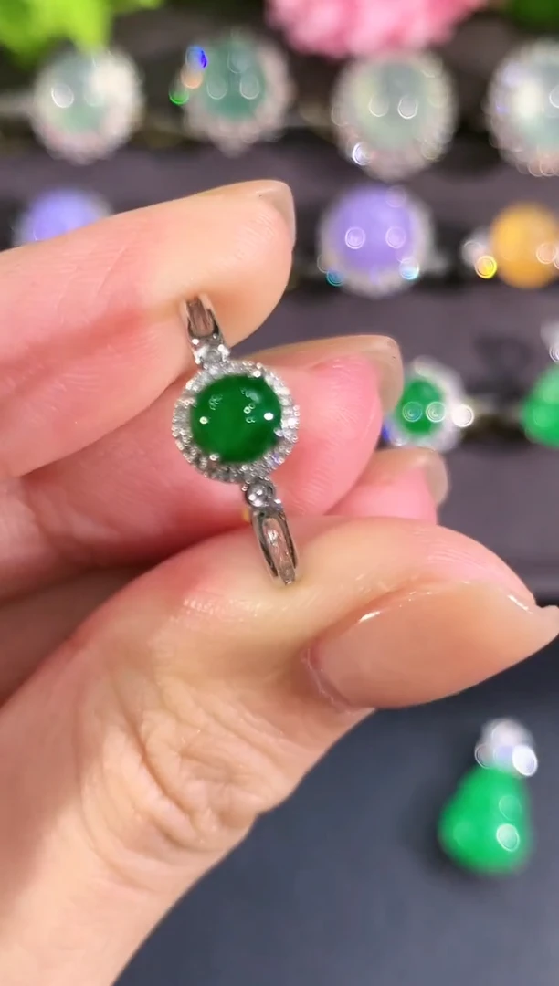 18K金镶嵌戒指翡翠a2 多样性一件发货