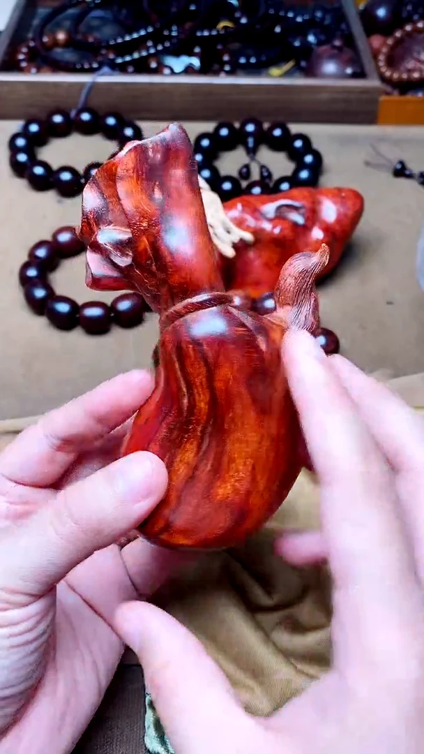 【闪购商品】檀香紫檀（小叶紫檀）钱袋手把件