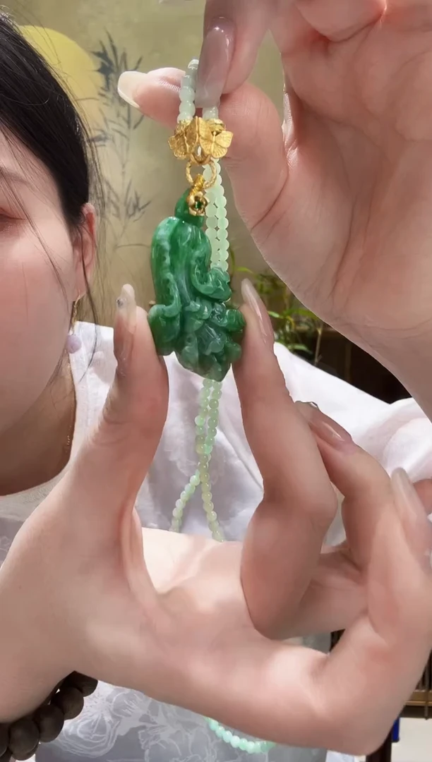 颈饰未镶嵌翡翠吊坠