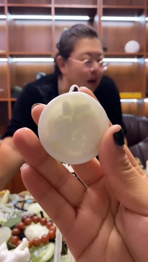 未镶嵌岫玉挂件