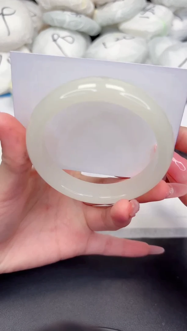 【闪购商品】石英质玉手镯未镶嵌374-57.8