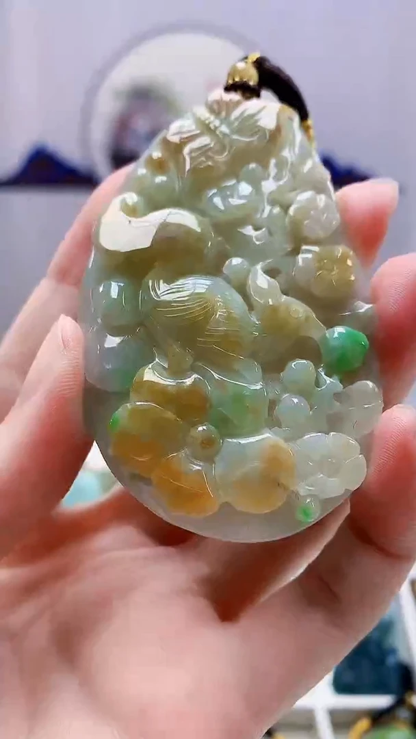 未镶嵌定制翡翠5060zm-毛货挂件81松鼠