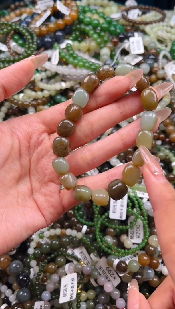 未镶嵌和田玉挂件1