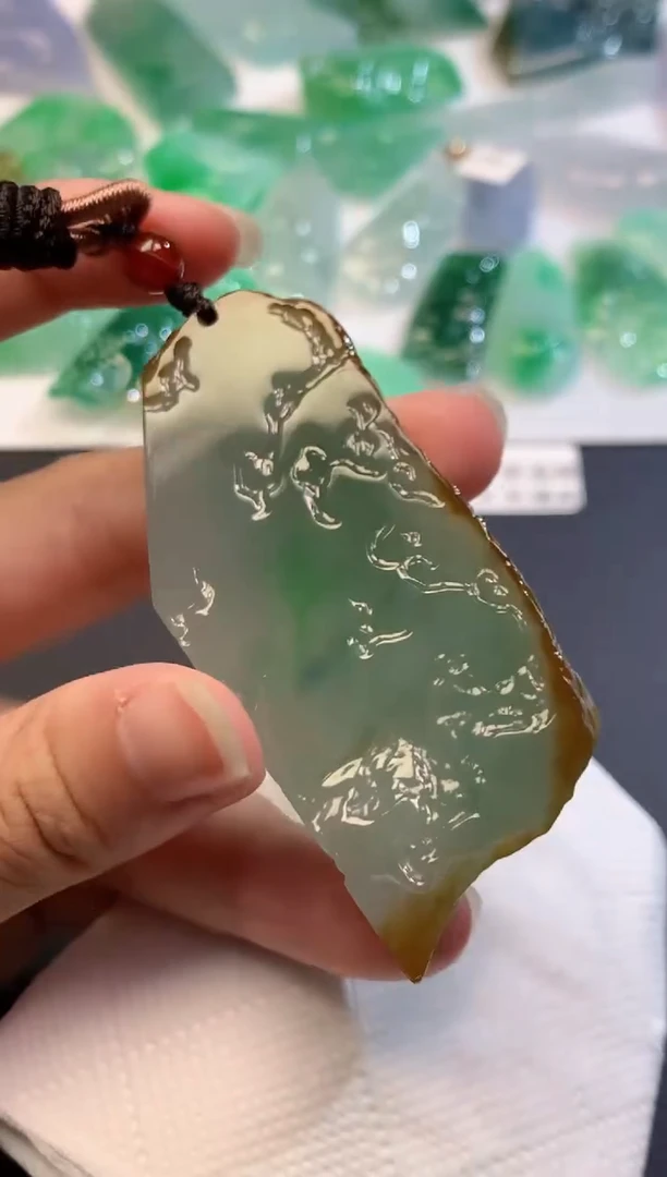 翡翠未镶嵌吊坠(不含链)