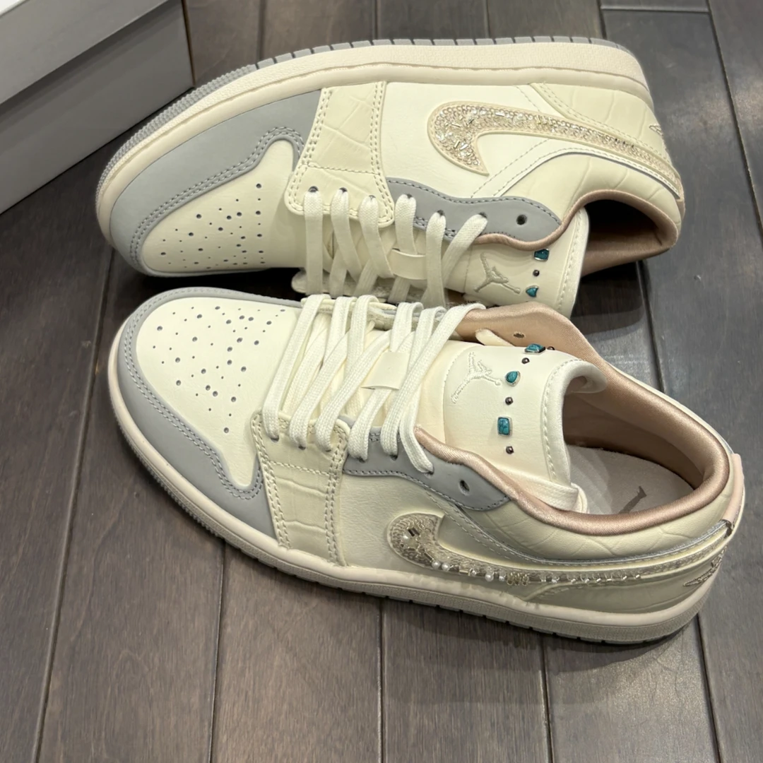 【流光风】NIKE耐克女子AIR JORDAN 1 LOW休闲鞋IH7323100