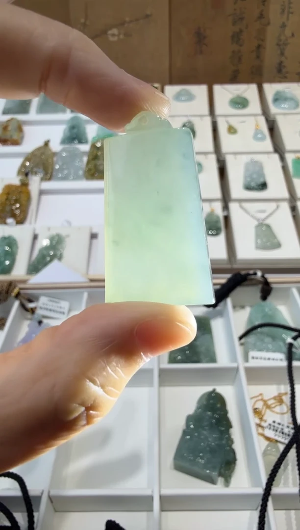 翡翠挂件未镶嵌A货翡翠多样性孤品