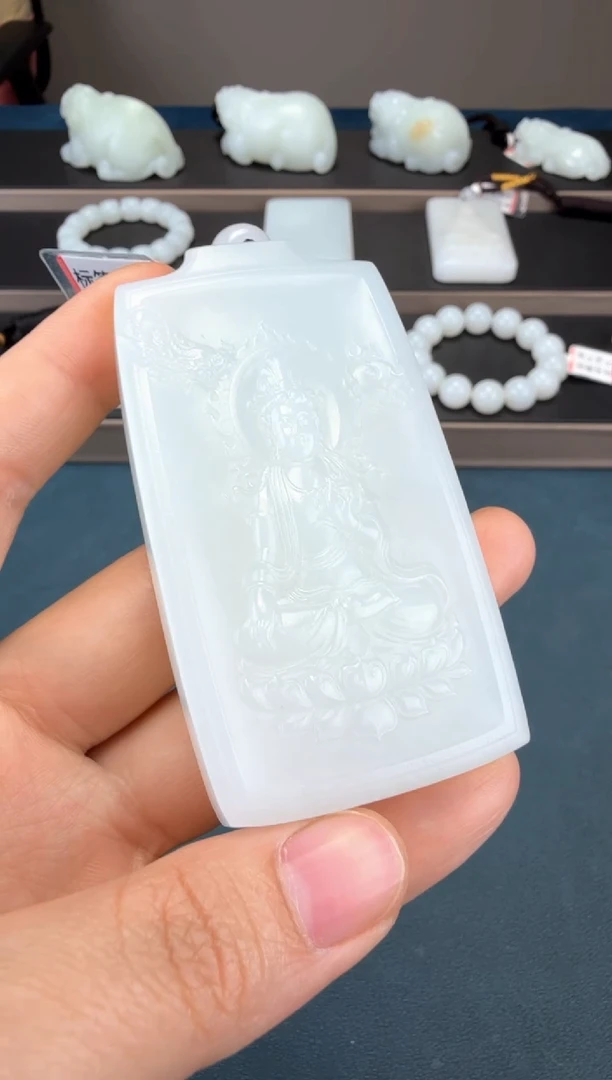 和田玉（糖玉）未镶嵌颈饰1