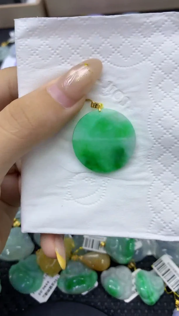 颈饰18K金镶嵌翡翠天然缅甸翡翠A货