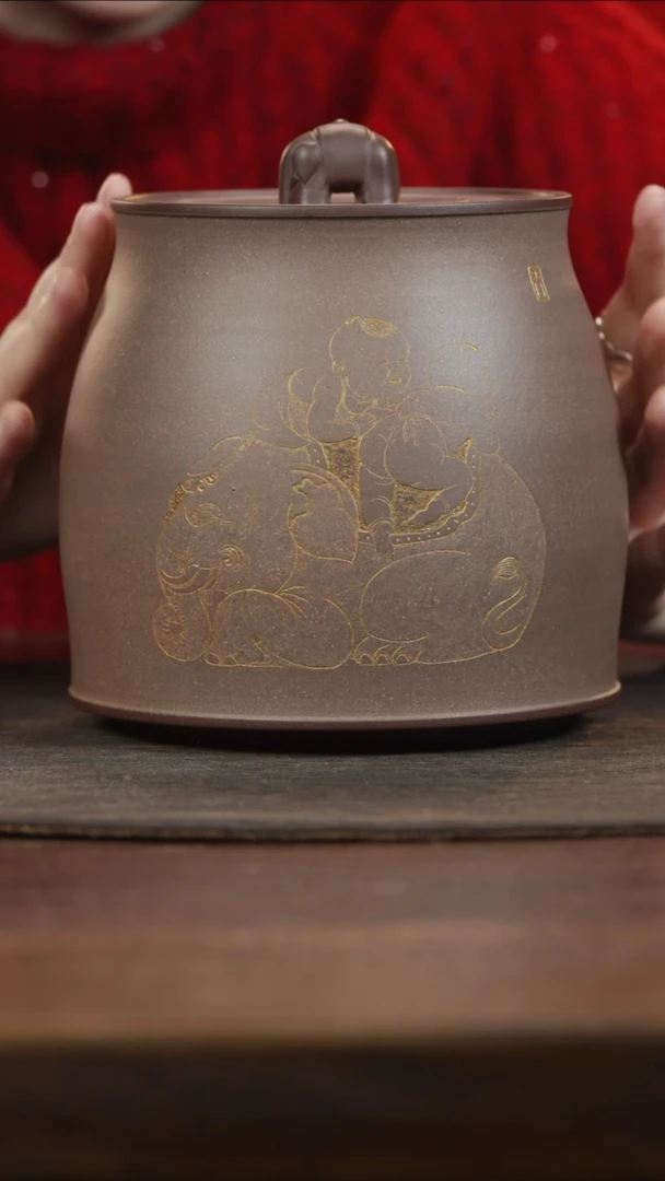 【闪购商品】紫砂茶叶罐大象钮清灰泥刻童子茶叶罐