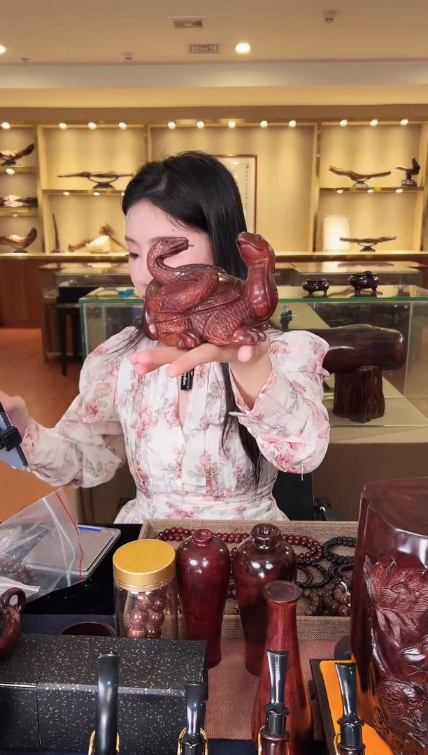 【闪购商品】降真香把件【美比】海南红降玄武摆件（436.9g）