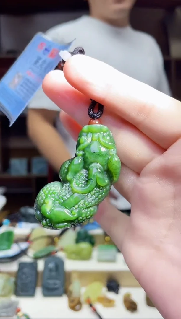 和田玉未镶嵌颈饰1