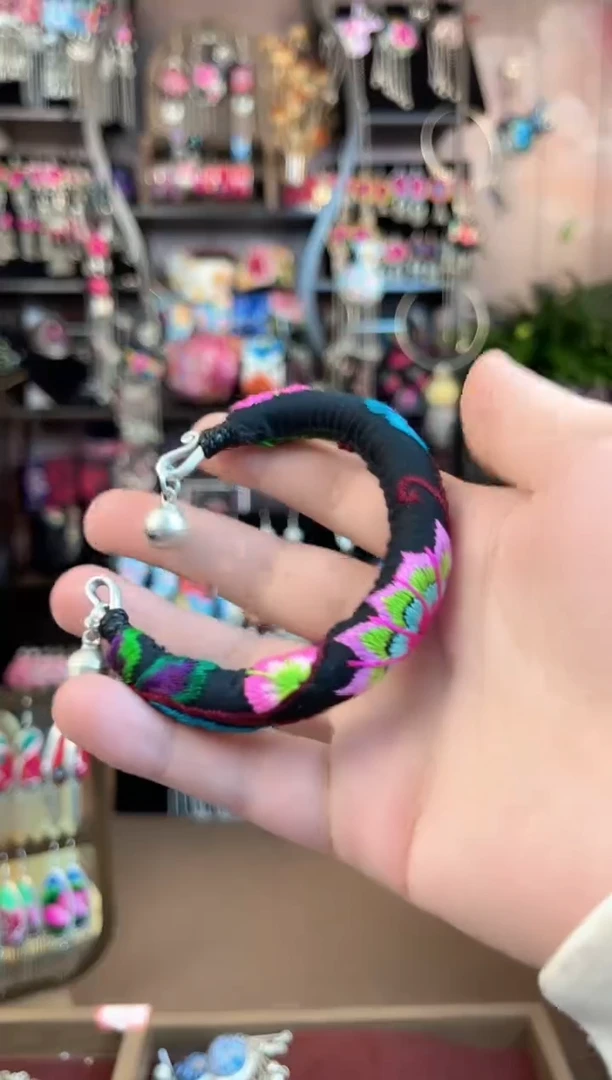 织绣民族风手工非遗老绣饰品303