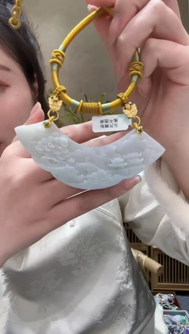 【闪购商品】翡翠颈饰未镶嵌吊坠