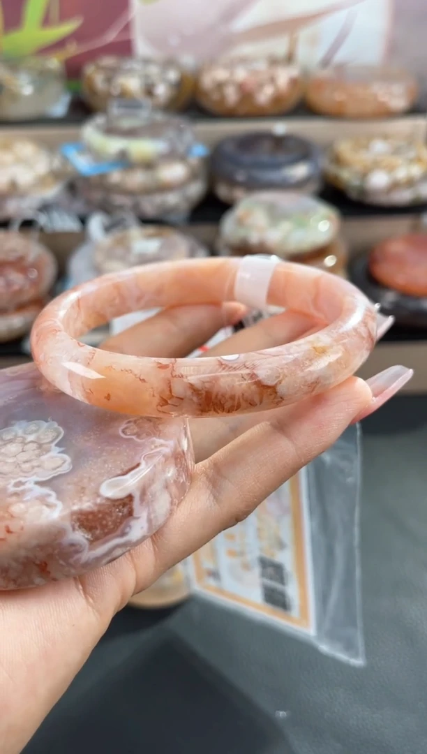 未镶嵌手镯石英质玉65