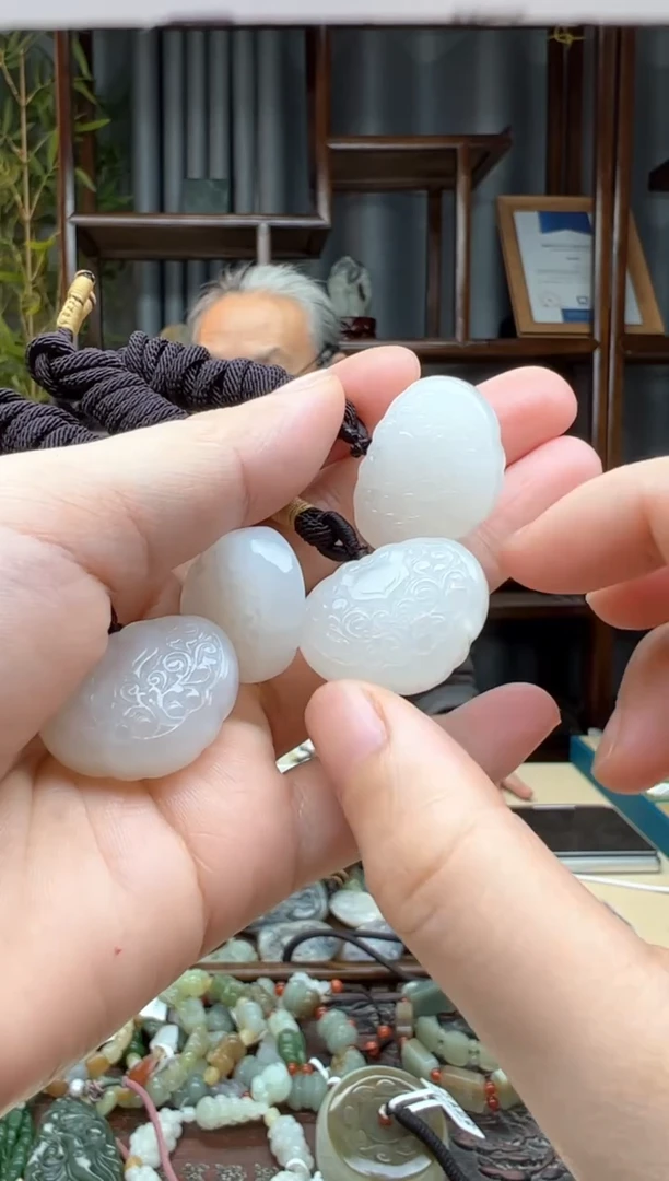 【闪购商品】和田玉颈饰未镶嵌吊坠  多样性发货拍一发一