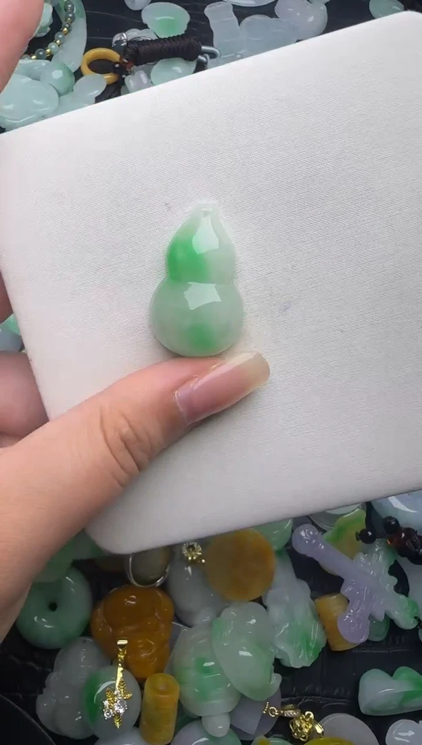 翡翠未镶嵌颈饰天然缅甸翡翠吊坠