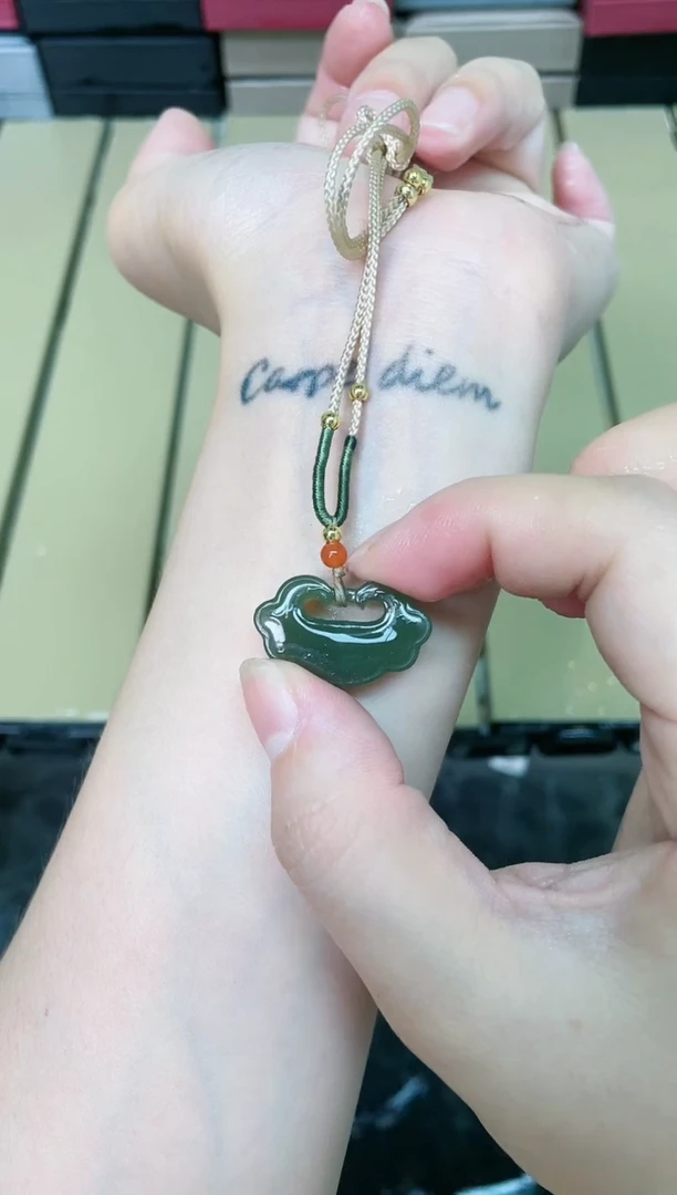 和田玉手镯未镶嵌光