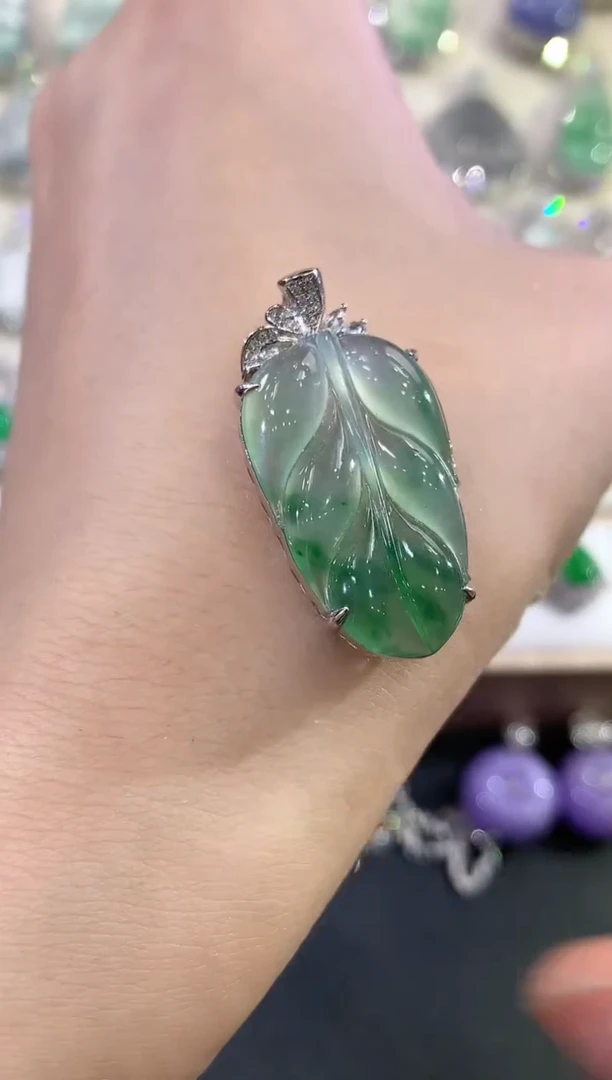 翡翠18K金镶嵌吊坠(不含链)V38