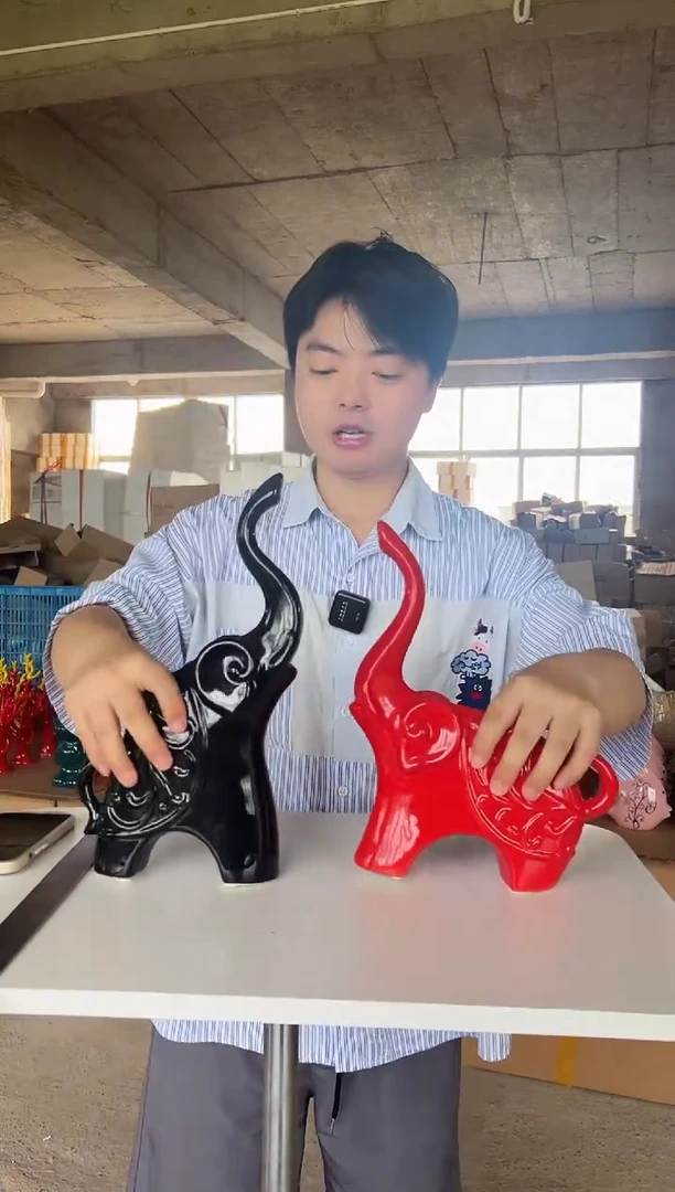 摆件正品陶瓷摆件红黑象