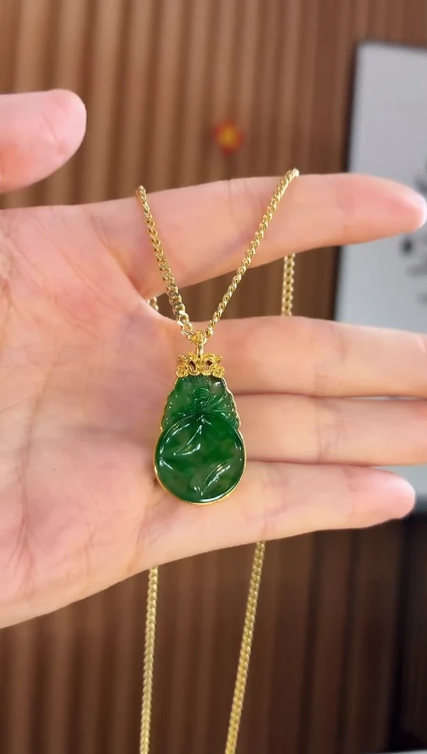 吊坠(不含链)18K金镶嵌翡翠吊坠