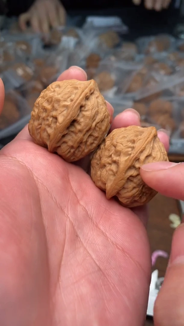 【闪购商品】文玩核桃把件G2号31尺野生鸡心