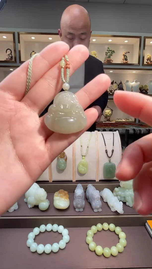 颈饰未镶嵌和田玉苏