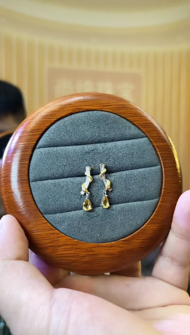 【闪购商品】黄晶耳坠银S925镶嵌黄水晶