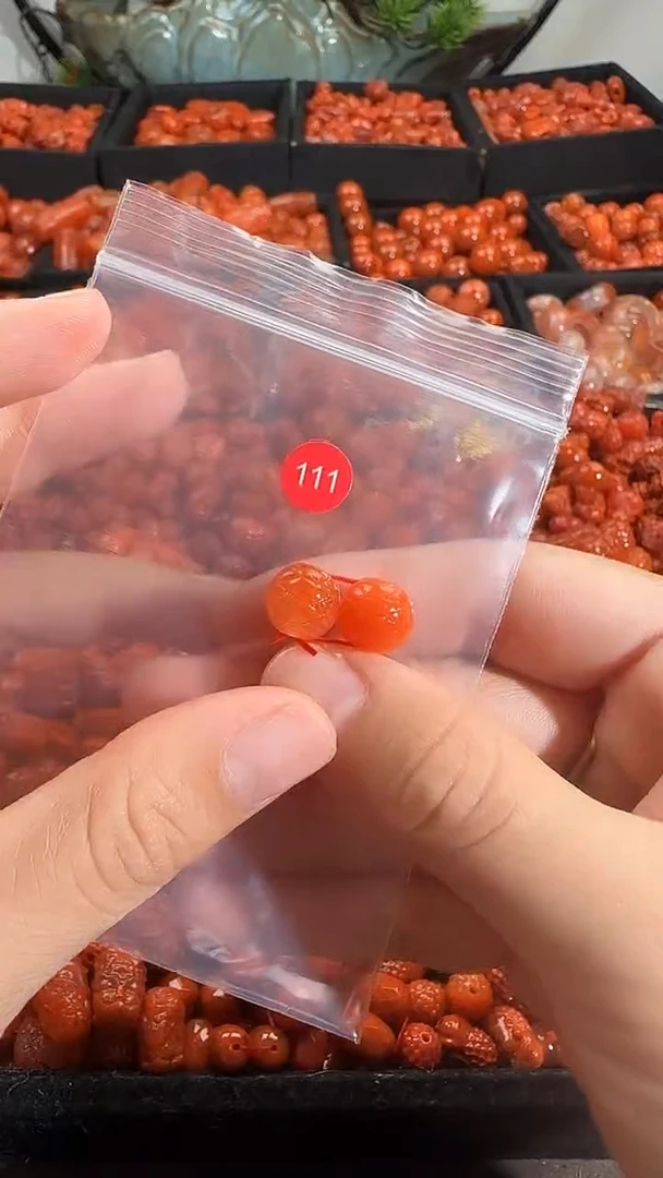 颈饰未镶嵌南红玛瑙1