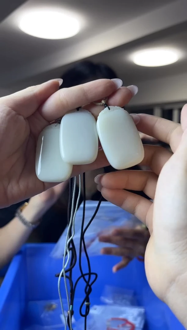 颈饰未镶嵌和田玉（多样性发一件）