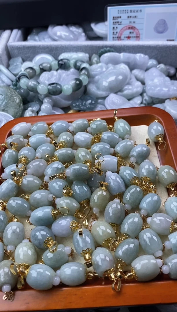 翡翠未镶嵌颈饰缅甸A货翡翠LLT