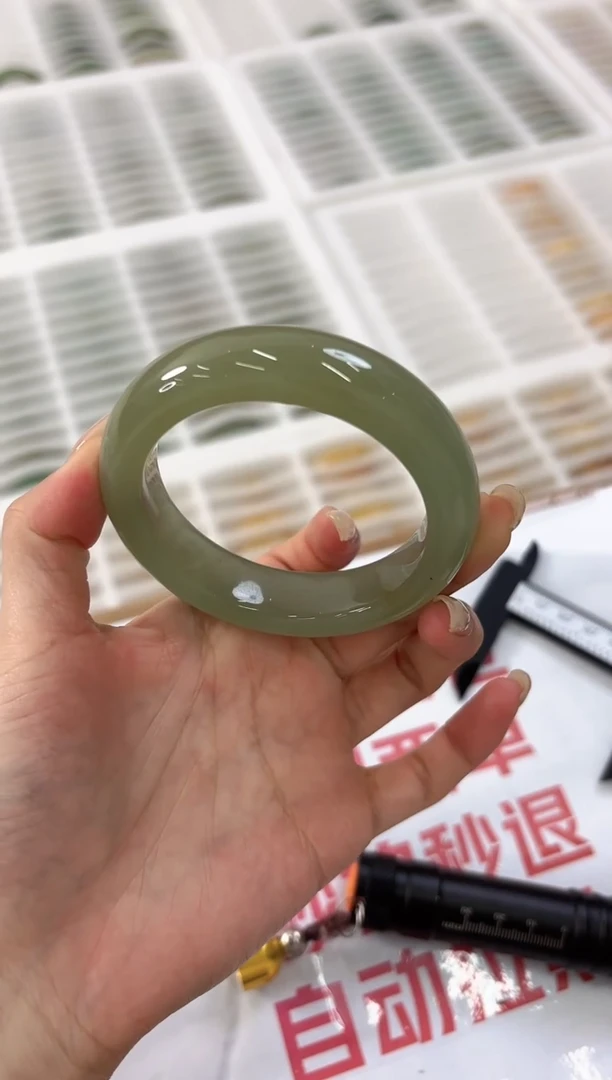 未镶嵌手镯石英质玉25-53D