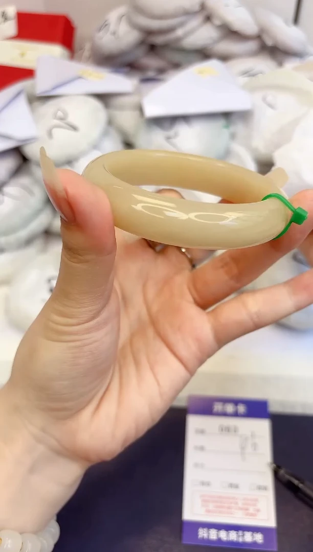 石英质玉手镯未镶嵌63-财气镯-圈口 58