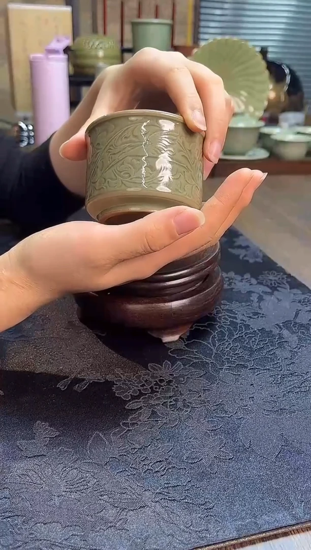 耀州窑大师作朱鹮衔花直筒压手杯