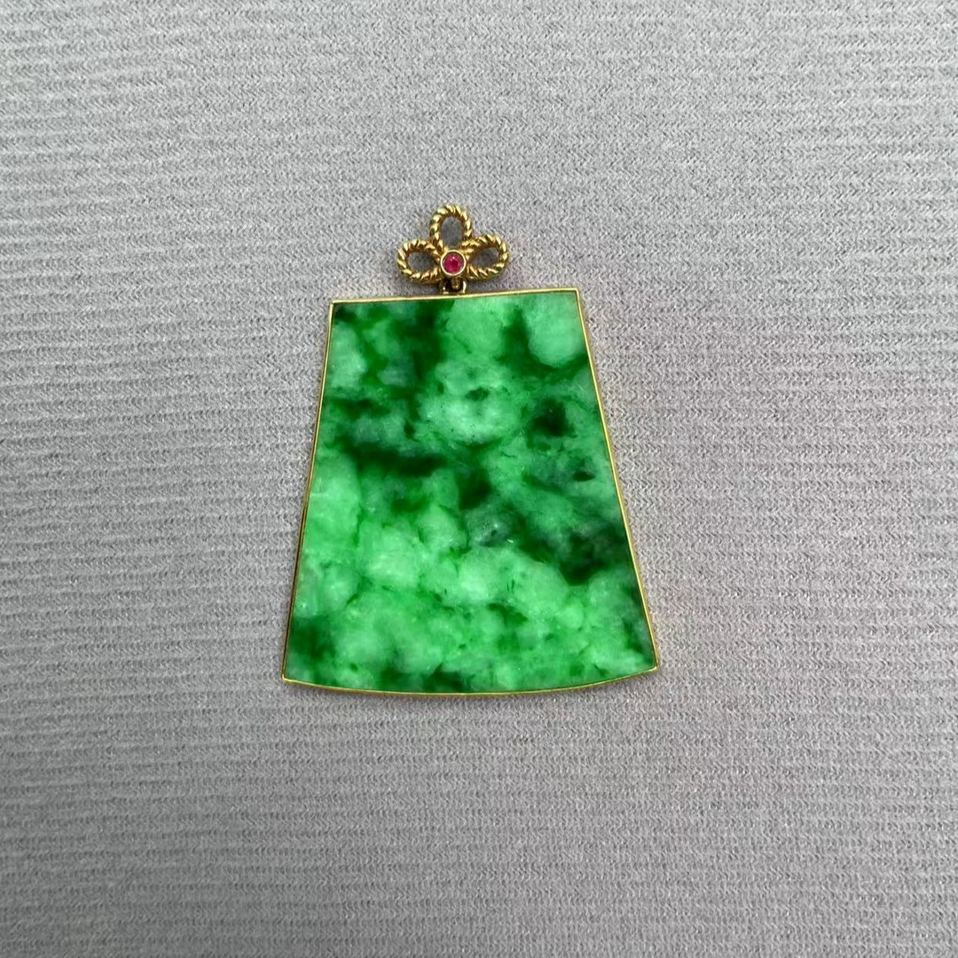 18k镶嵌缅甸翡翠精品高货大尺寸无事牌吊坠