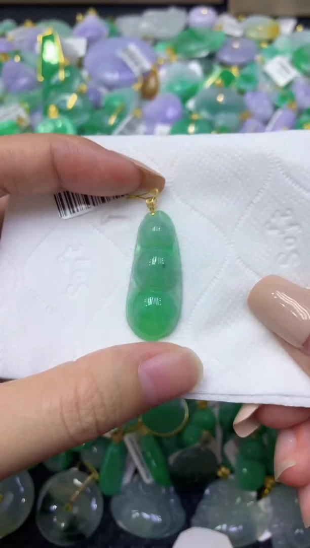 颈饰18K金镶嵌翡翠天然缅甸翡翠A货