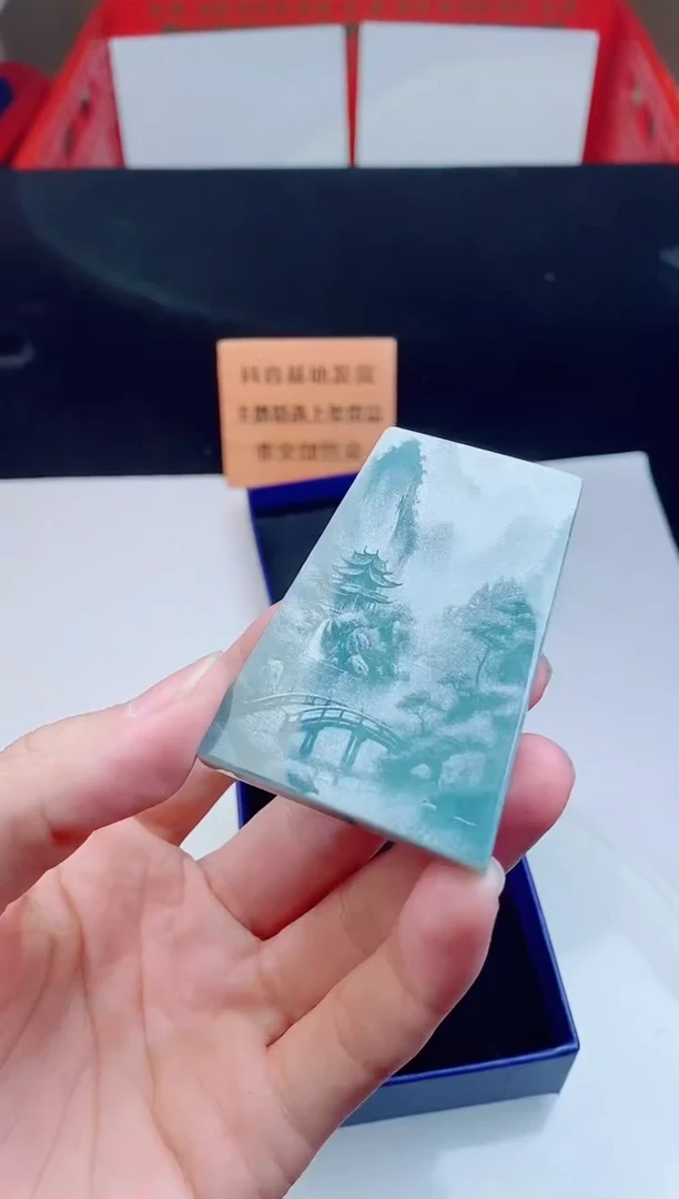 颈饰未镶嵌翡翠    ·