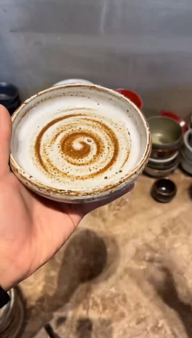 【闪购商品】瓷片902  微瑕白麻点鼓形盘1个