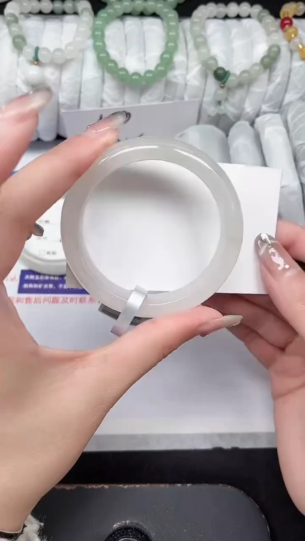 未镶嵌手镯石英质玉251-53/54