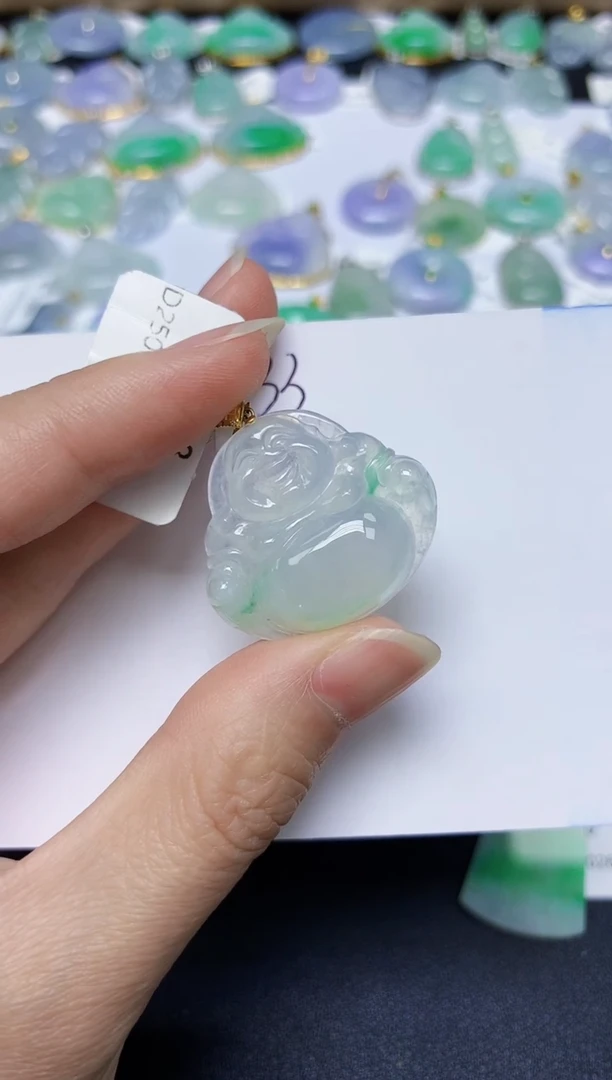 翡翠18K金镶嵌颈饰天然缅甸翡翠A货