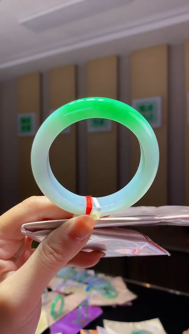 未镶嵌手镯翡翠-K70 圈口 51.6全款20万 定金2万