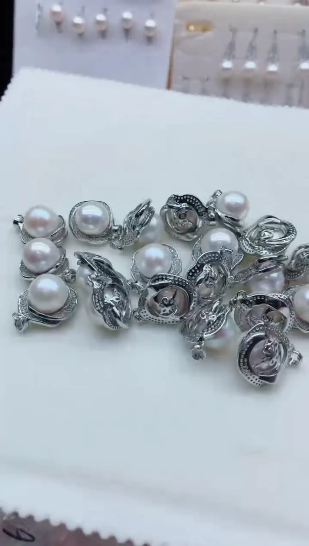 淡水珍珠合金吊坠(不含链)多样性发其一，非无暇