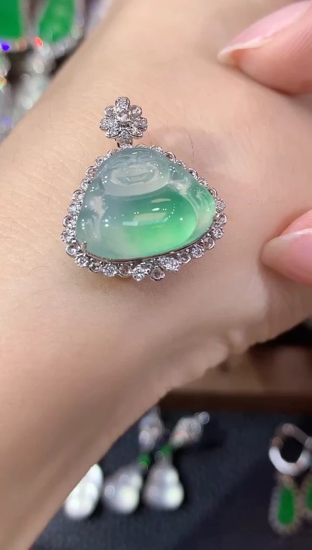 吊坠(不含链)18K金镶嵌翡翠D10